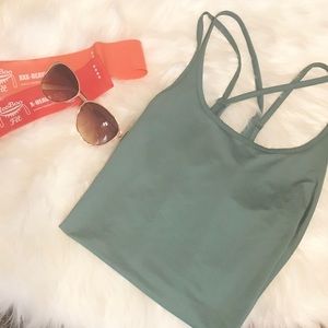 ⬇️$8 Old Navy Go-Dry Active Top Size Small